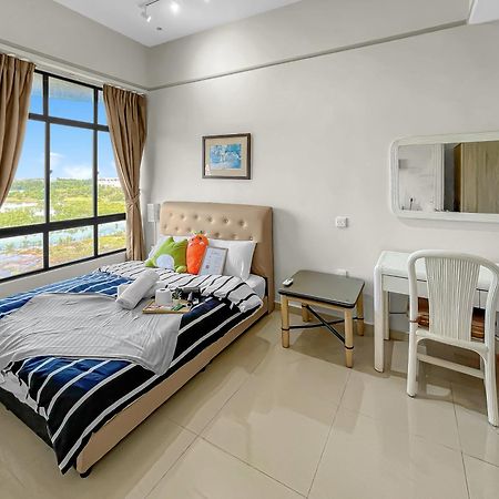 1 Bedroom Apartment, Melaka Cbd Town Center- Hosted By Private Locals Resident, Balcony With City Skyline View Or Seaview, Opposite Malls, Tv Box, 5 Minutes To Jonker Street, 말라카 외부 사진