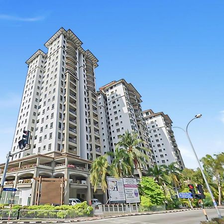 1 Bedroom Apartment, Melaka Cbd Town Center- Hosted By Private Locals Resident, Balcony With City Skyline View Or Seaview, Opposite Malls, Tv Box, 5 Minutes To Jonker Street, 말라카 외부 사진