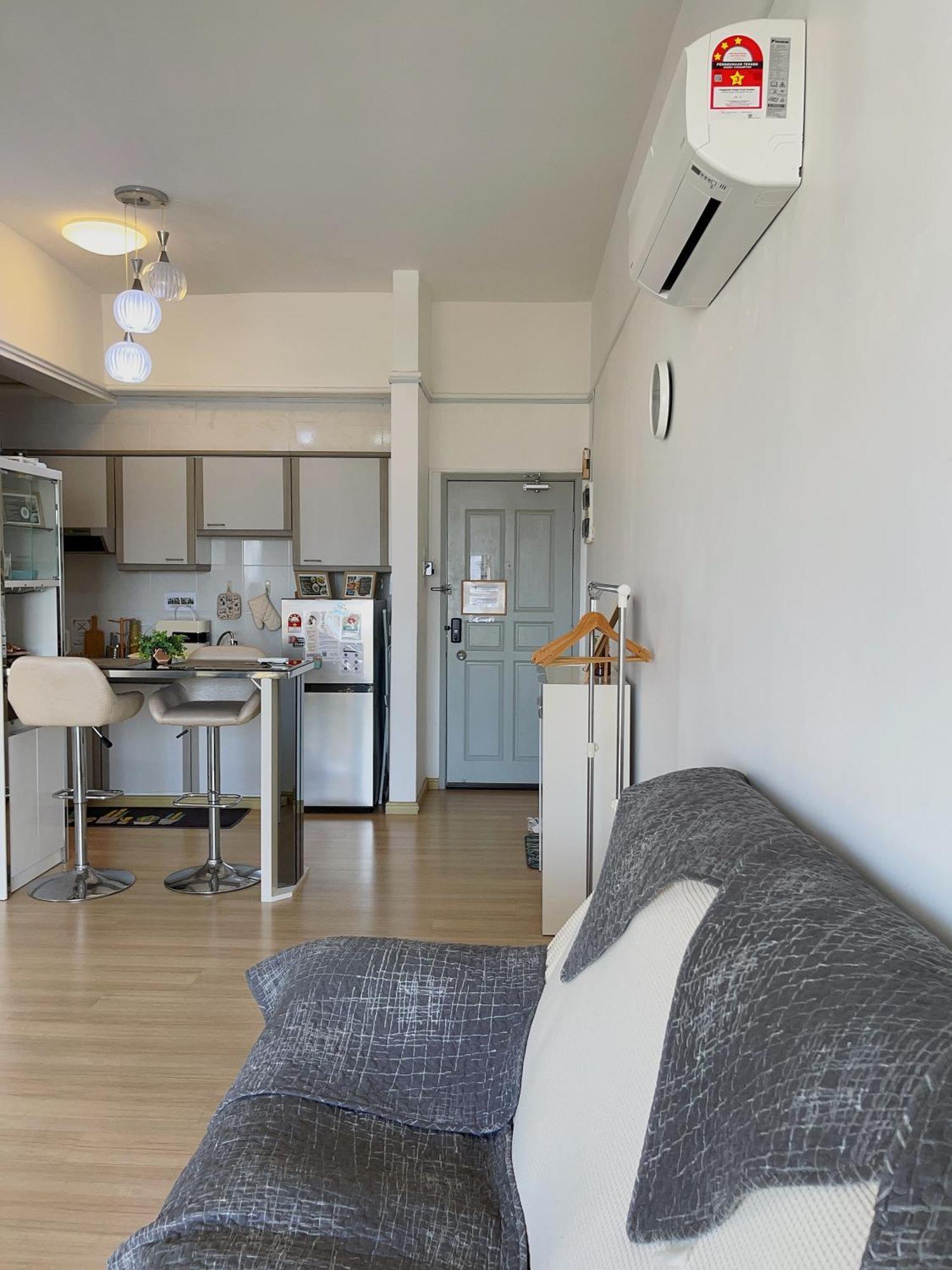 1 Bedroom Apartment, Melaka Cbd Town Center- Hosted By Private Locals Resident, Balcony With City Skyline View Or Seaview, Opposite Malls, Tv Box, 5 Minutes To Jonker Street, 말라카 외부 사진